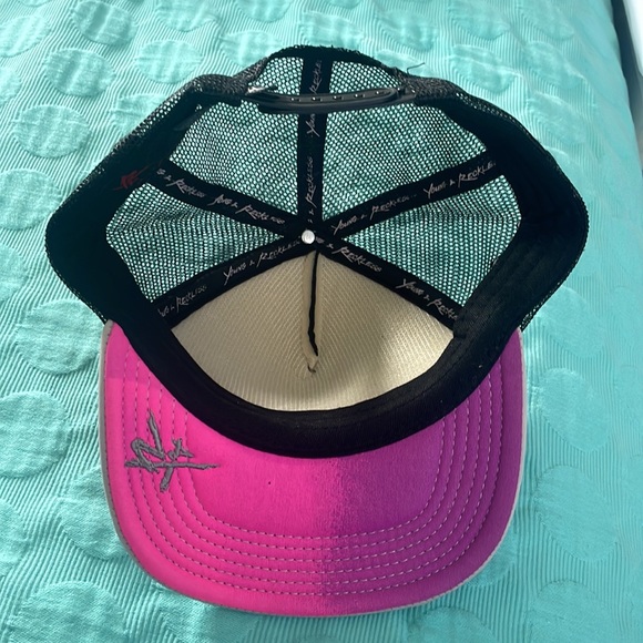 Young & Reckless snap back trucker hat. - Picture 3 of 5